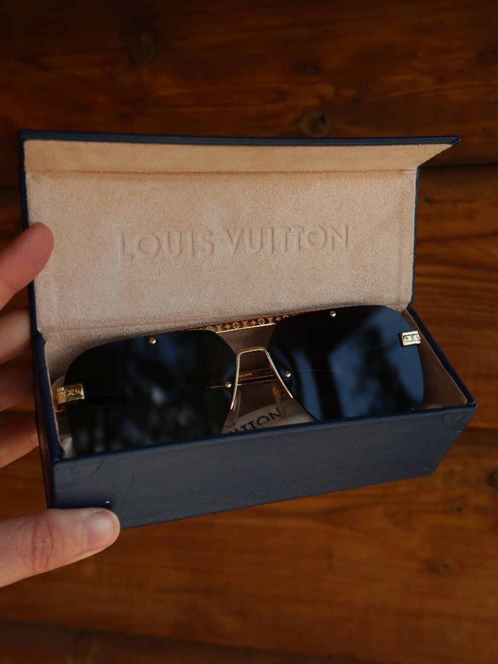 Pre-loved Louis Vuitton Aviator Sunglasses